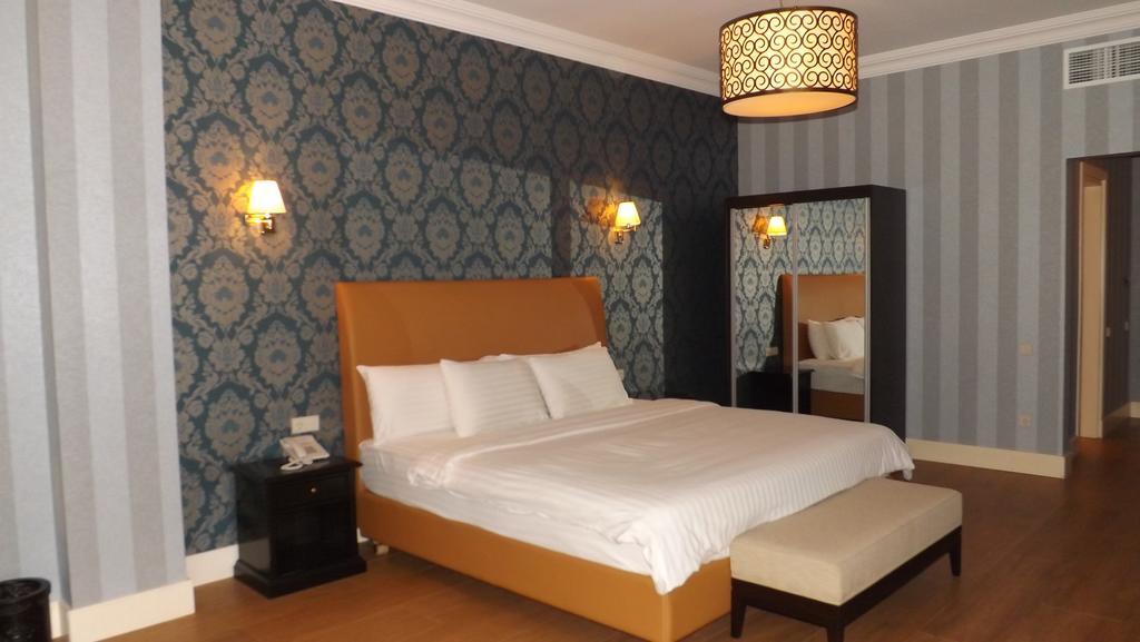 Hotel & Casino President Batumi Ngoại thất bức ảnh